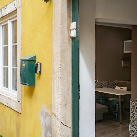 Apartment Heart Of Graca - Urban Retreat By Lisbeyond